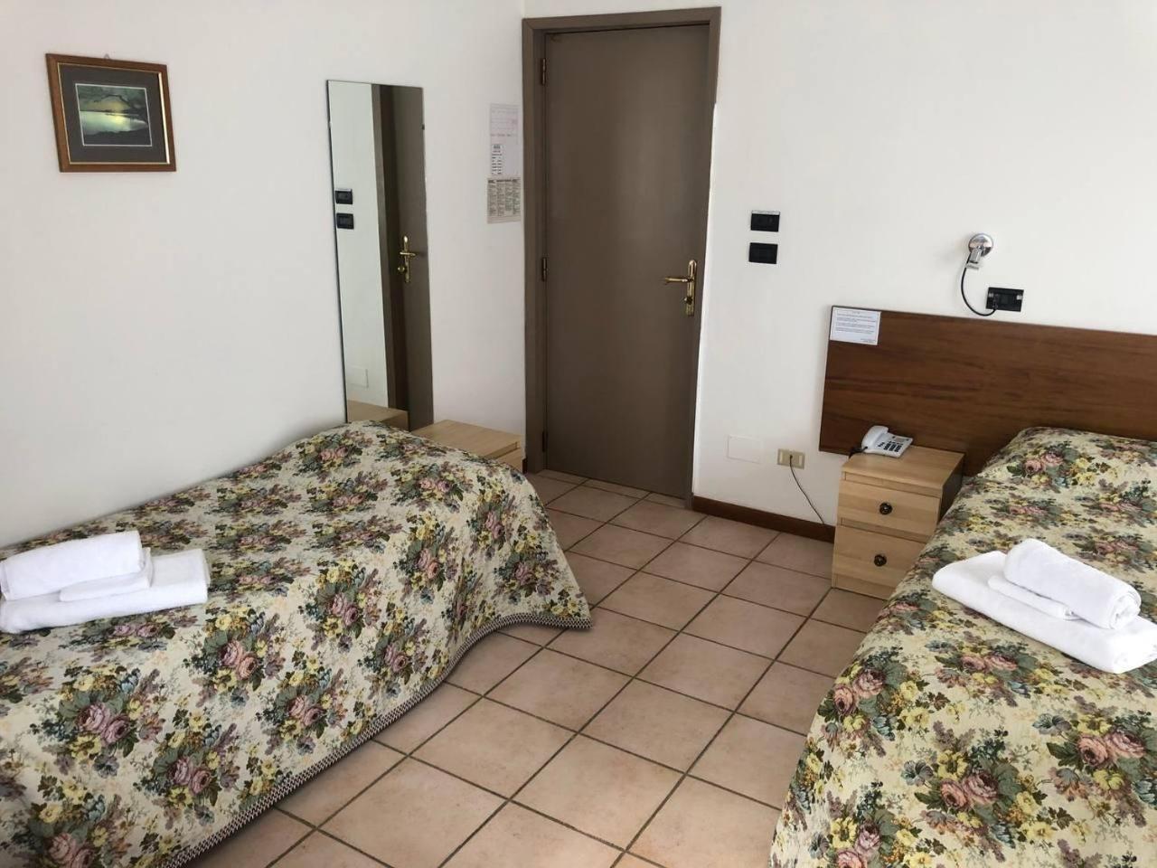 Be Me Hotel Helvetia Tabiano Terme Zewnętrze zdjęcie
